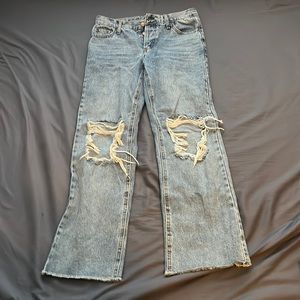Super cute Arizona Jean co jeans, size 3 straight leg fit.